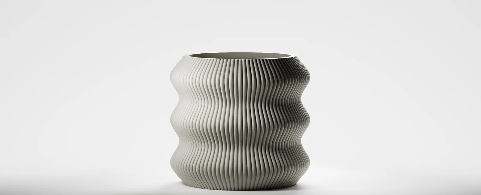Ukiyo planter in Khaki, Balanced size, Flow design